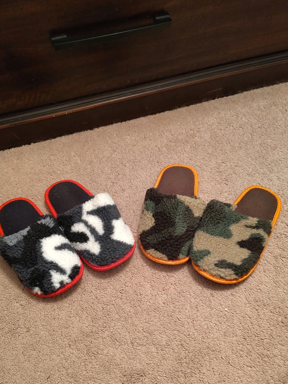 Cozy Fuzzy Slip-On Slippers - Black/White & Green Camo